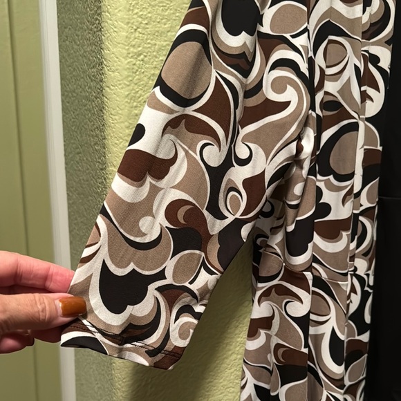 Dressbarn Brown, Black and White Patterned Cardigan, Size 1x - Picture 3 of 7